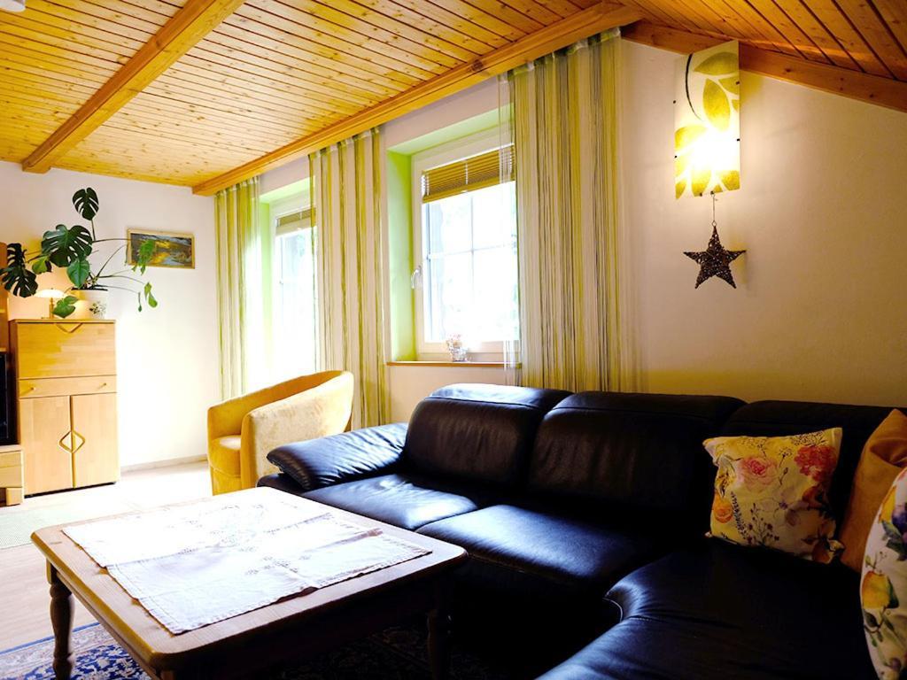 Haus Kremser باد كلينكيرشهايم الغرفة الصورة